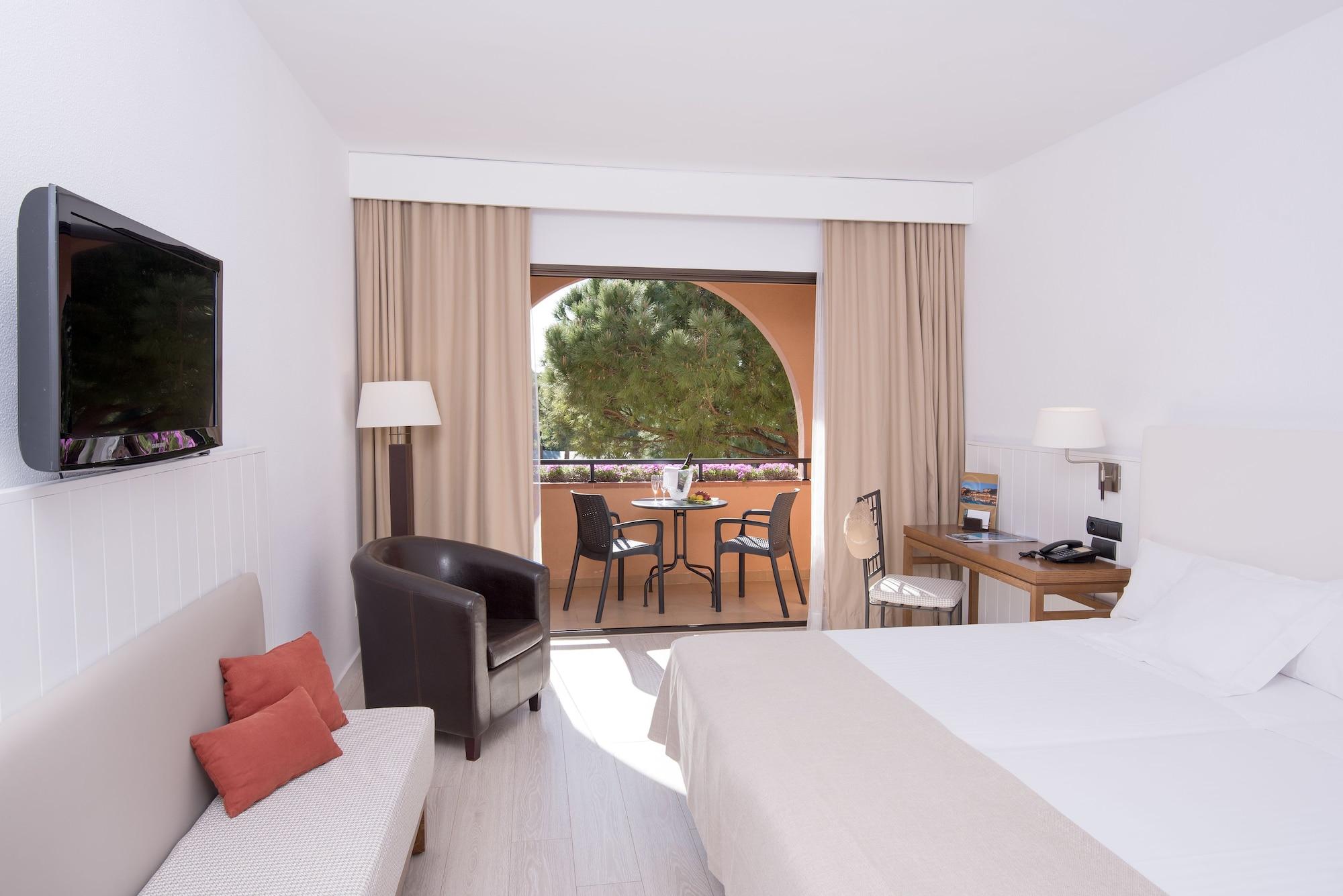 La Costa Golf&beach 4*